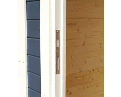 Detailansicht eines Türschlosses mit Griffmulde in einer Holztür