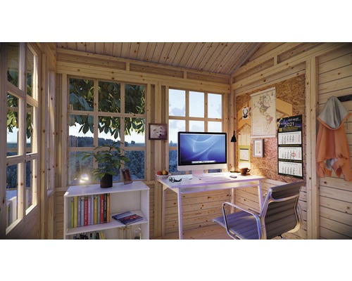 Holzbüro mit Schreibtisch, Computer und Büromaterialien in einem Gartenhaus.
