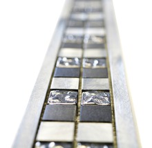 Mosaikfliesen mit Aluminiumprofil