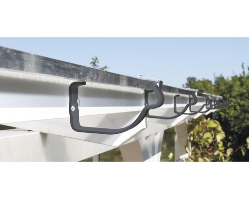 Dachrinnenhalterung am Dach befestigt