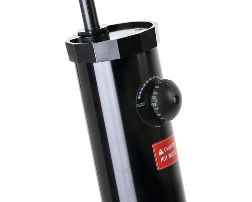 Detailaufnahme eines Wasserhahnanschlusses mit Temperaturregler und Warnhinweis für heißes Wasser.