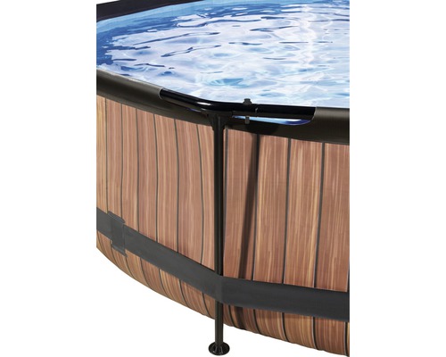 Detailansicht eines Aufstellpools mit Holzverkleidung und Stahlrahmen