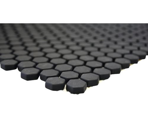 Schwarze hexagonale Bodenfliesen