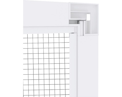 Detailansicht eines weißen Insektenschutzgitters.