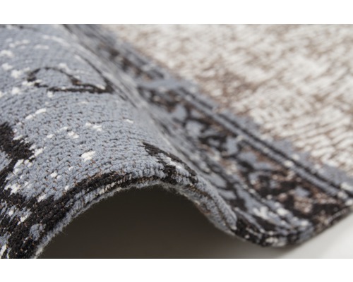 Detailansicht eines gemusterten Teppichs