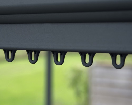 Detailaufnahme einer Halterung für Pavillon Seitenteile