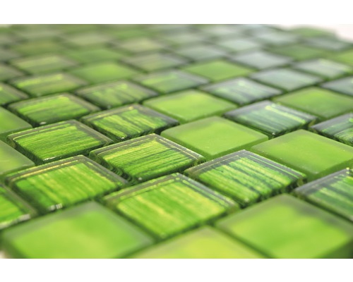 Quadratische Mosaikfliesen aus Glas