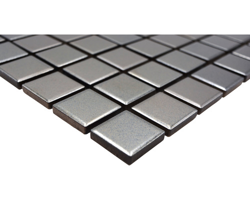 Mosaikfliesen aus Metall im Diamantmuster