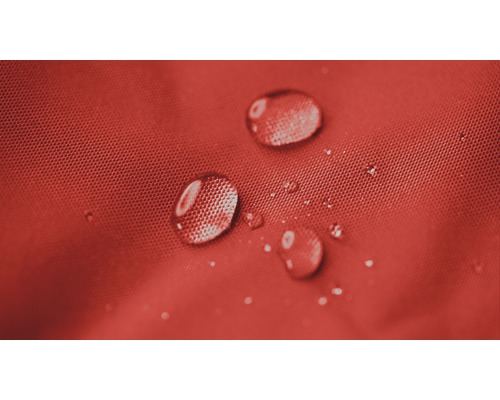 Wassertropfen auf wasserabweisendem Gewebe