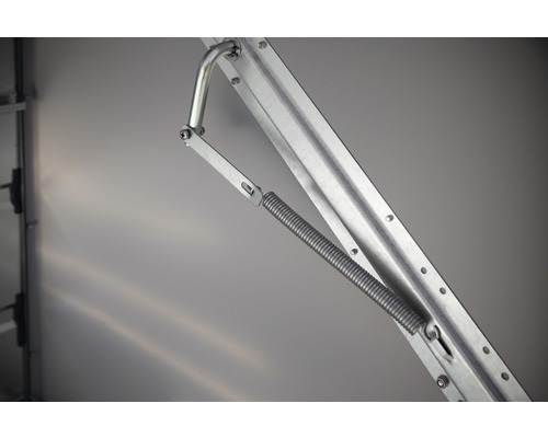 Detailansicht einer Dachbodentreppe mit Federung