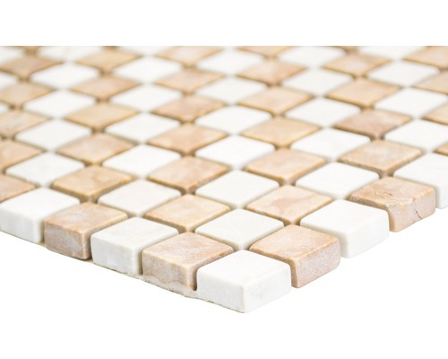 Mosaikfliese mit quadratischen Steinen