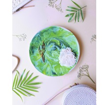 Dekorative Schale mit Schmuck und Accessoires