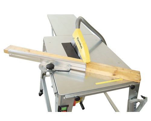 Tischkreissäge mit Holzwerkstück