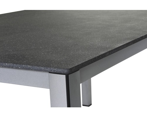 Tischplatte mit Metallgestell