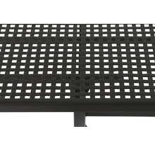 Detailansicht einer Tischplatte mit durchbrochenem, geflochtenem Design