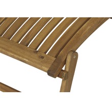 Detailansicht einer Gartenliege aus Holz