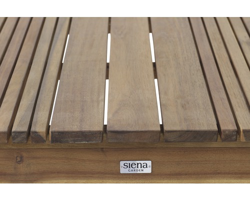Gartentisch aus Holz mit Lattenstruktur und Siena Garden Logo