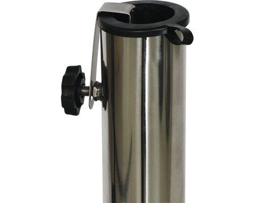 Detailansicht eines Sonnenschirmständers aus Edelstahl mit Feststellschraube