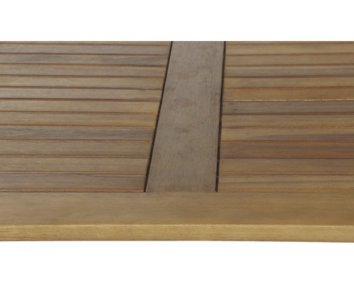 Detailansicht einer Gartentischplatte aus Holz