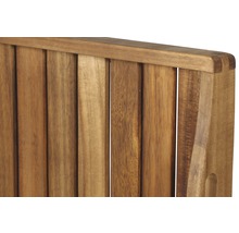 Detailansicht einer Gartenbank aus Holz