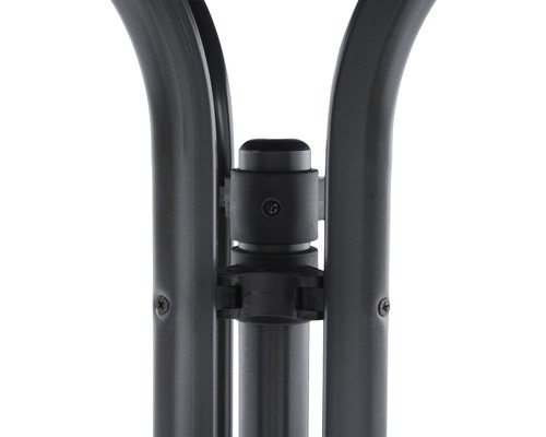 Detailansicht der Rohrverbindung eines Möbelstücks mit Schrauben