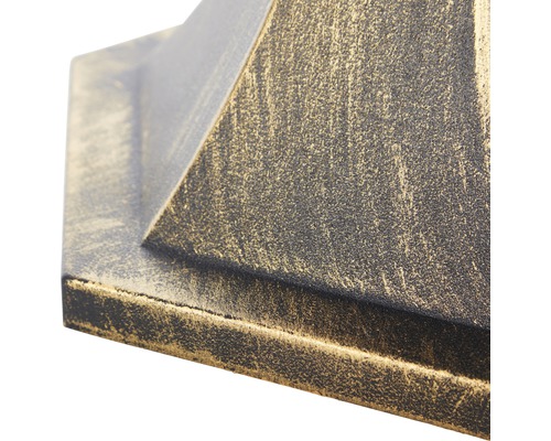 Detailaufnahme eines Sockels für eine Außenleuchte.