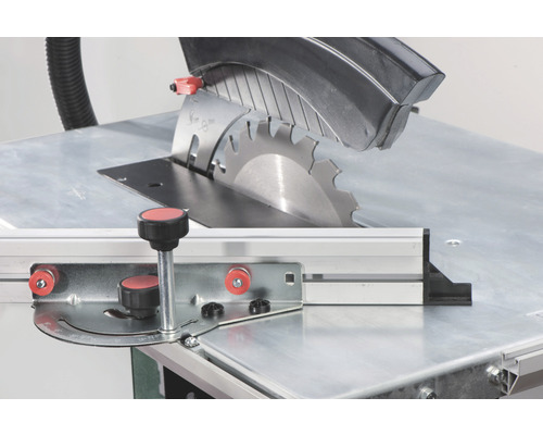 Tischkreissäge mit Sägeblatt und Anschlag