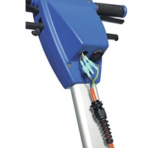 Detailansicht eines Elektrogeräts mit Kabelverbindungen