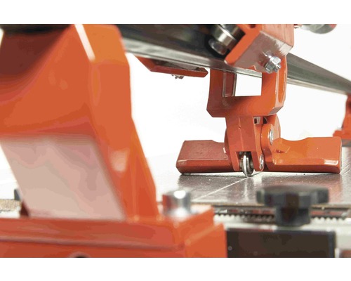 Fliesenschneider in Detailansicht