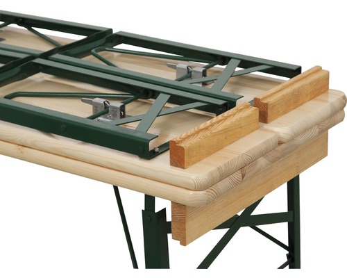 Detailansicht eines Festzeltgarnitur-Tisches mit Holzplatte und grünem Metallgestell