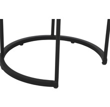Detailaufnahme des schwarzen Metallgestells eines Beistelltisches.