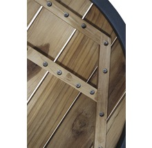 Detailansicht einer runden Tischplatte aus Holz mit Schrauben