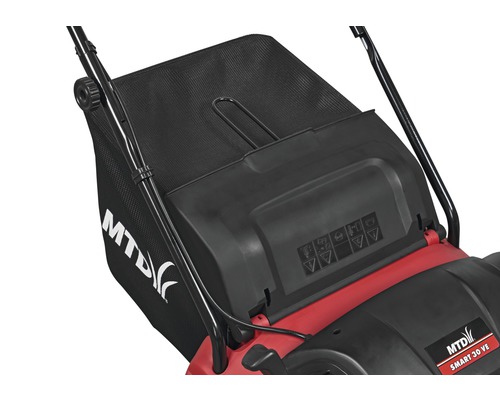 Detailansicht des MTD Rasenmähers mit Fangkorb