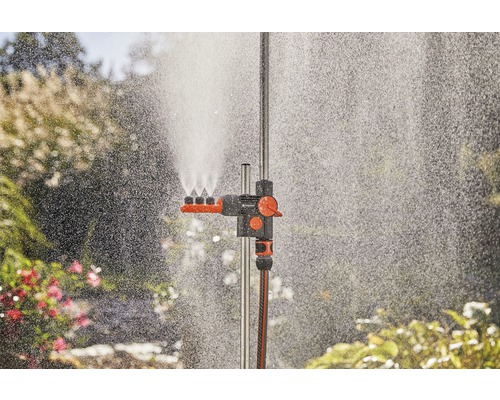 Gartensprenger mit Sprühdüsen im Einsatz