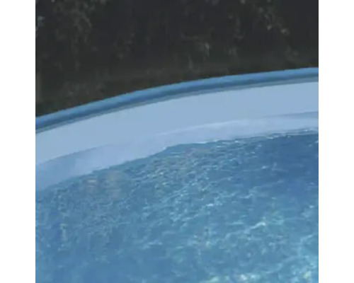Detailansicht eines Pools mit Wasser