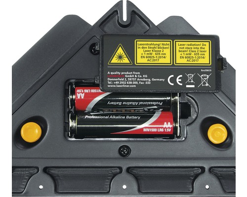 Batteriefach einer Laserwasserwaage mit zwei Alkaline Batterien