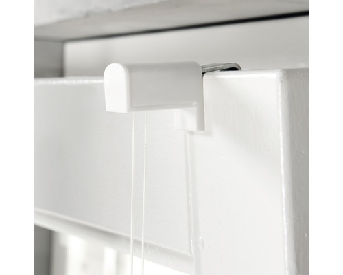 Detail einer Jalousie mit Schnurhalterung