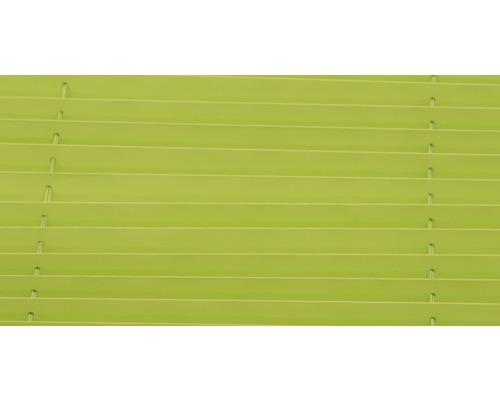 Nahaufnahme einer grünen Jalousie zur Fensterdekoration