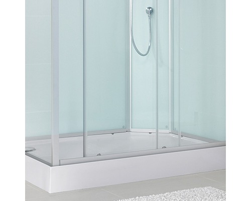 Dusche mit Duschwanne und Kabine mit Milchglas