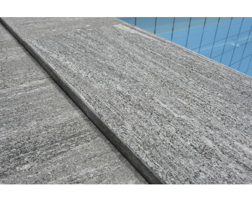 Poolumrandung aus Granit