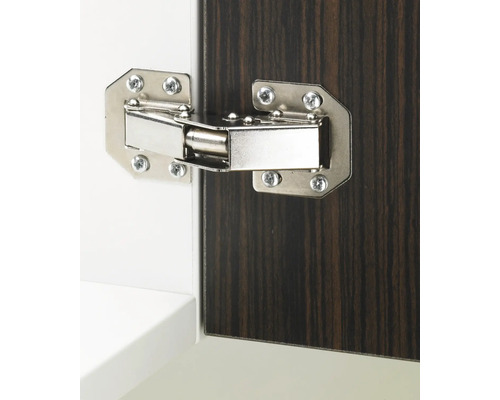 Topfscharnier an einer Schranktür befestigt