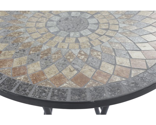 Detailansicht Gartentisch mit Mosaikmuster