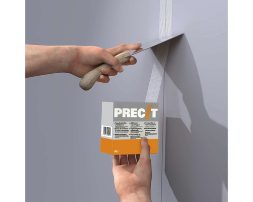 Anwendung von Fugendeckstreifen mit Spachtel und Fugenspachtelmasse