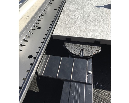 Terrassendiele mit Unterkonstruktion für den Außenbereich