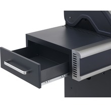 Detailansicht eines geöffneten Schubfachs in einem Grill