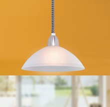 Hängelampe mit Glasschirm