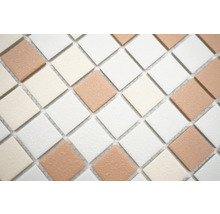 Mosaikfliese mit quadratischen Elementen