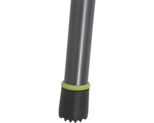 Detailansicht eines Stuhlbeins mit Bodenschoner