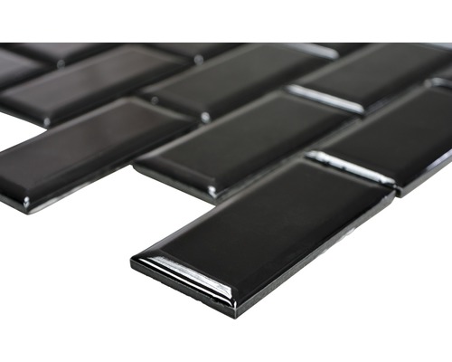 Rechteckige schwarze Mosaikfliesen