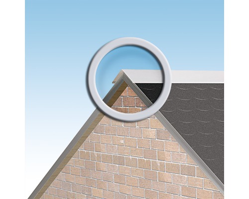 Detailansicht einer Dachkonstruktion mit Mauerwerk und Dachziegeln